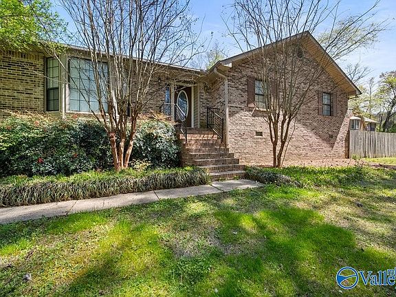 3rd image of 502 Lee Dr