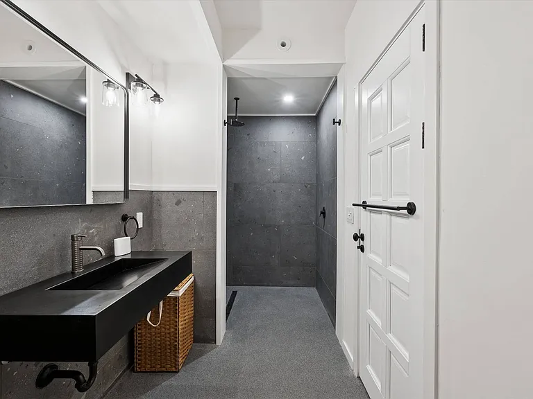 113 Edgemere St — Photo 38