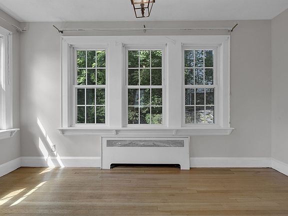 4th image of 50 Rock Hill St