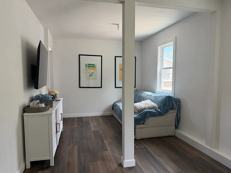 291 E Montauk Hwy #B — Photo 15