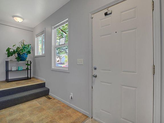 3rd image of 2824 Oliver Ave N
