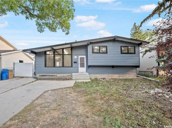 2225 BEDFORD AVENUE E, Regina, SK S4N 0H1
