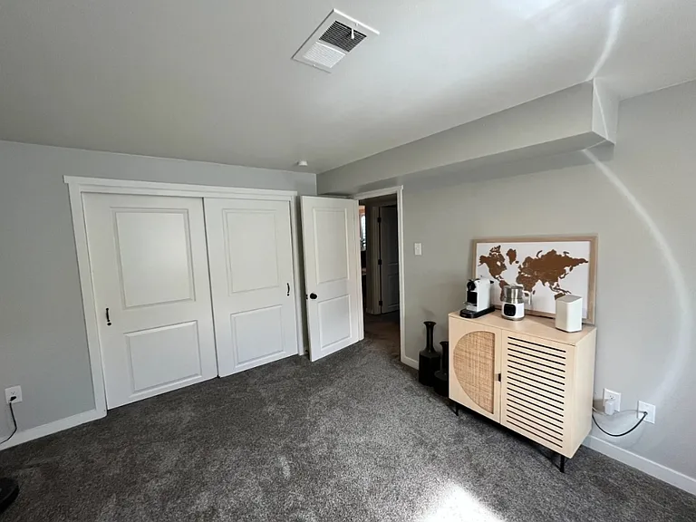 401 Leo Ln #B — Photo 15