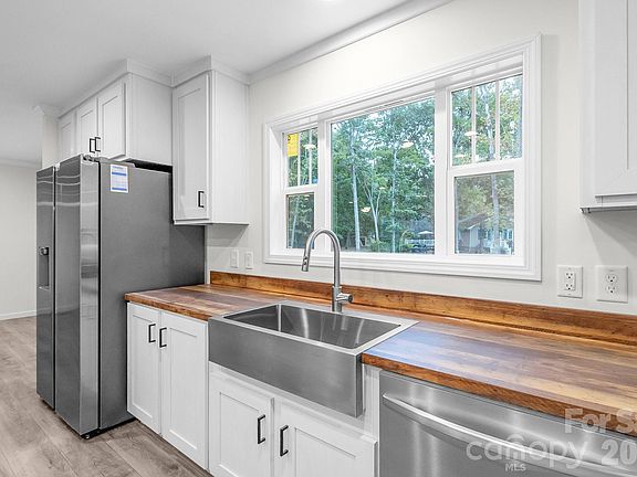 3rd image of 1120 Hammond Carnes Rd