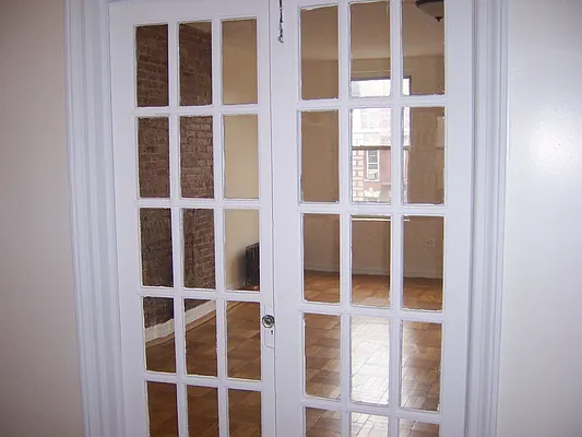 Rented by H Stender Realty | media 23