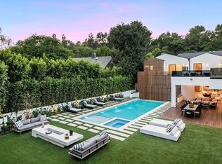 15930 Woodvale Rd, Encino, CA 91436