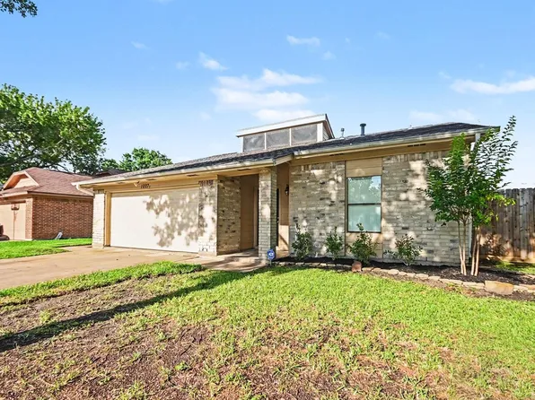 1227 Mission Dr, La Porte, TX 77571