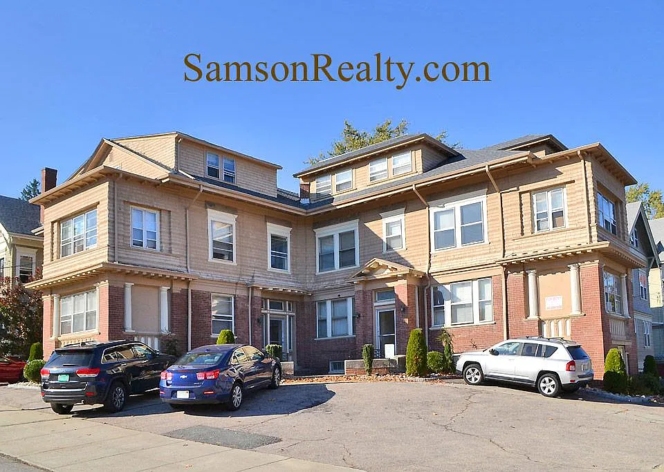 374 Lloyd Ave #7