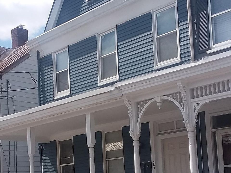 3rd floor efficency, street view
