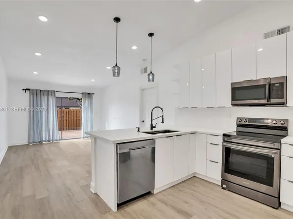 1330 SW 135th Ct, Miami, FL 33184