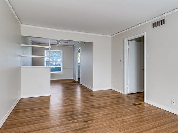 3rd image of 3227 San Vicente Ave
