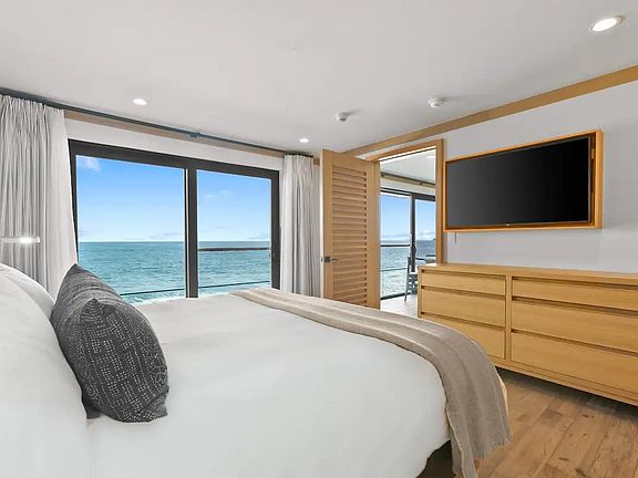 Breathtaking views from the bedroom and living room suite