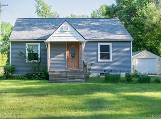 4189 N Duck Lake Rd, Highland, MI 48356