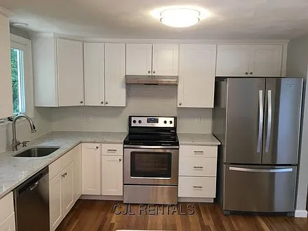 1 Sandra Ave — Photo 4