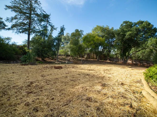 2225 Sunrise Avenue, Santa Rosa, CA 95409