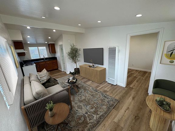4th image of 1145-1149 Montauk Ln