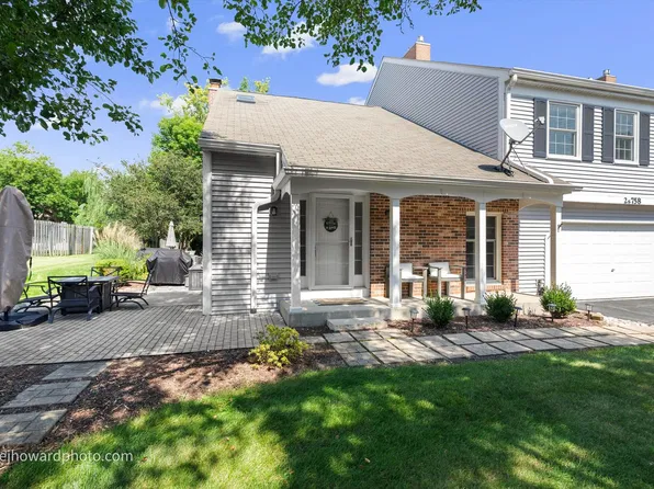 2S758 Timber Dr, Warrenville, IL 60555
