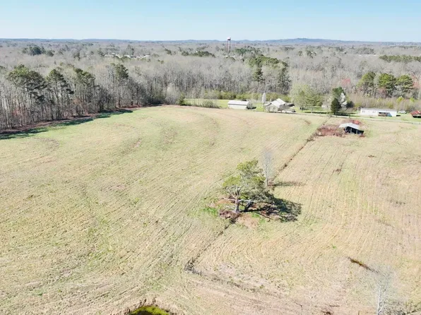 Amos Dr, Boaz, AL 35956