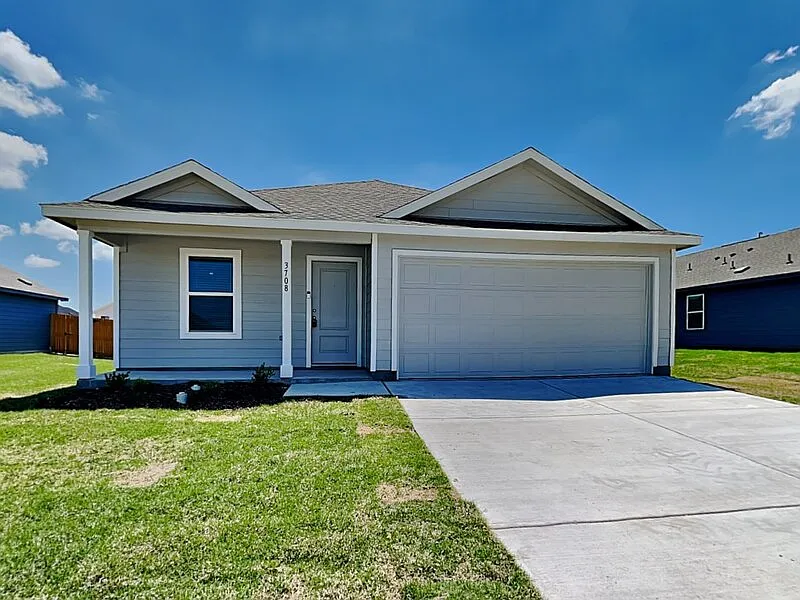 4 bed, 2.0 bath, 1667 sqft, $1,750 — Photo 1
