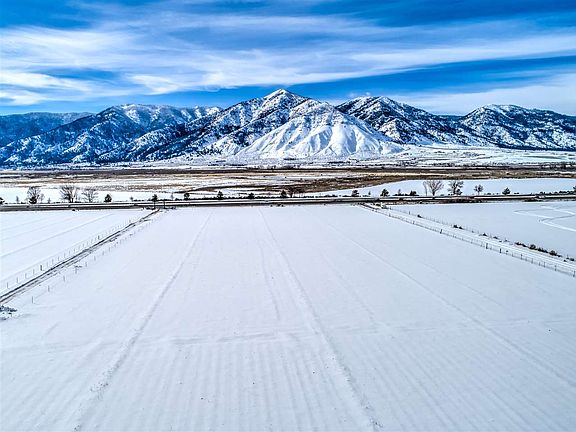 4th image of 2695 N Highway 395