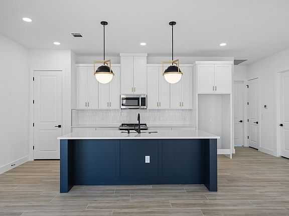 3rd image of 233 Dudley Way
