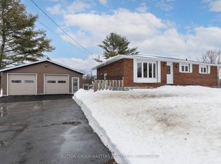 3837 Holmes Rd, South Frontenac, ON K0H 1X0