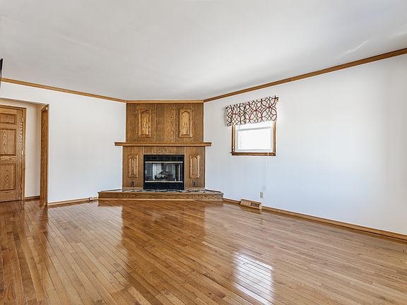 4th image of 6939 Maryvale Ct