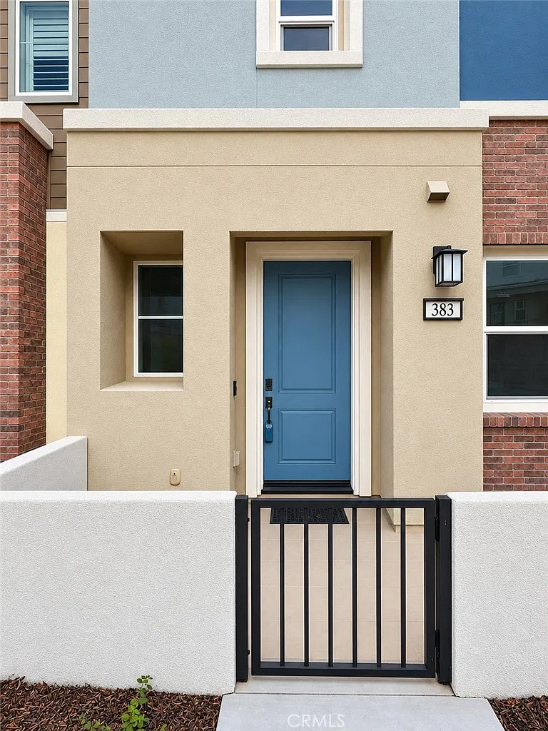 3 bed, 3.5 bath, 1703 sqft, $4,500 — Photo 1