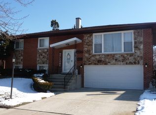 15305 Walnut Rd, Oak Forest, IL 60452