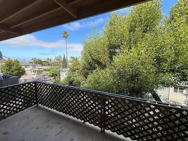 1836 E 25th St #4 — Photo 8