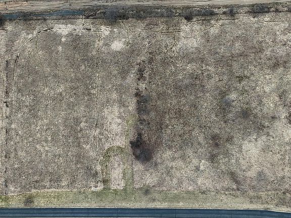 3rd image of 608 E The Ln