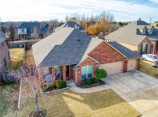 1816 Hobo St, Yukon, OK 73099