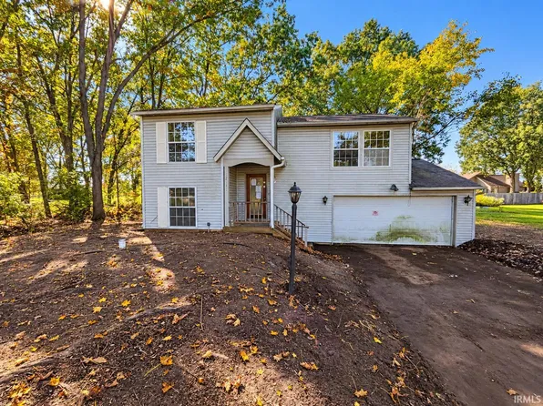 52341 Country Ct, Elkhart, IN 46514