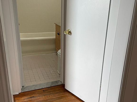 2nd image of 4215 34th Ave APT 5C