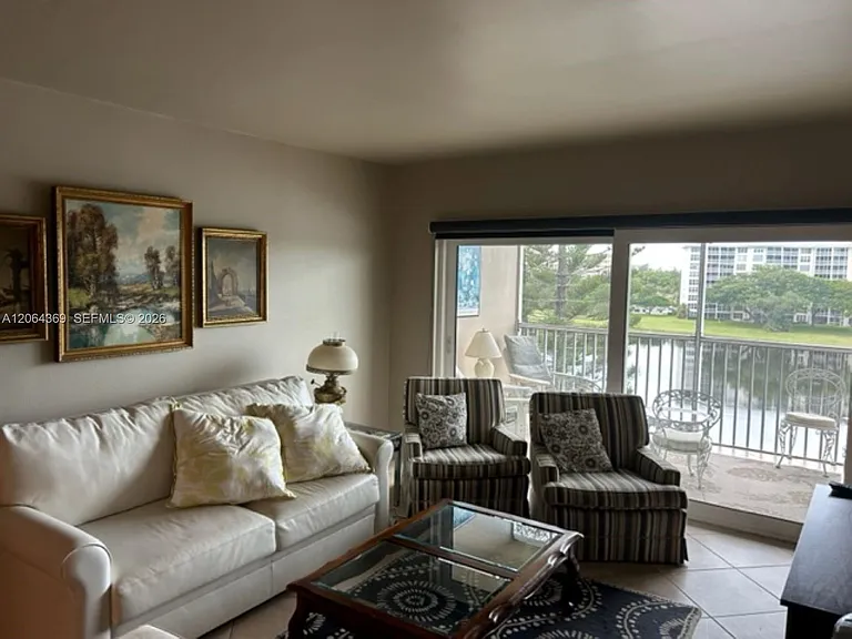 2801 N Palm Aire Dr #607 — Photo 15