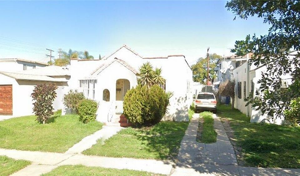 1st image of 715 E 83rd St