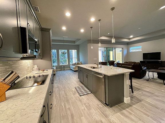 5th image of 362 Stirling Bridge Dr