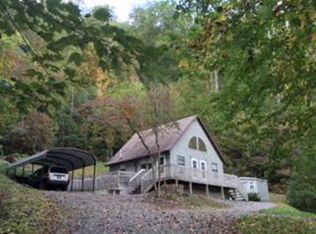 90 Bear Ridge Rd, Tuckasegee, NC 28783