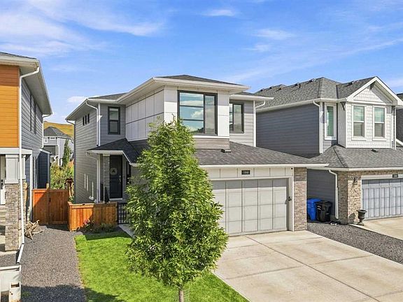 2nd image of 186 N Cranbrook Park SE