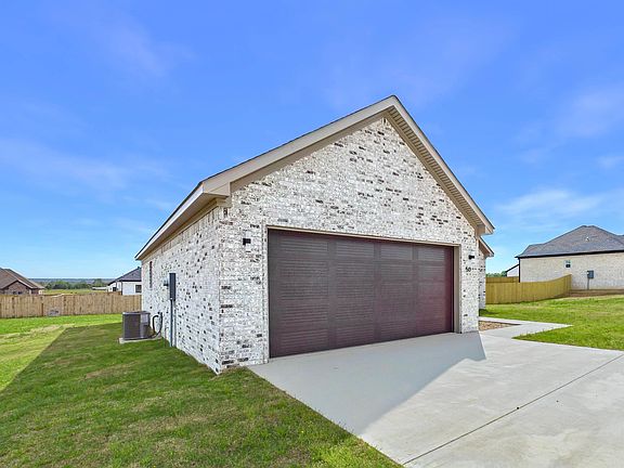 3rd image of 50 Ridge View St