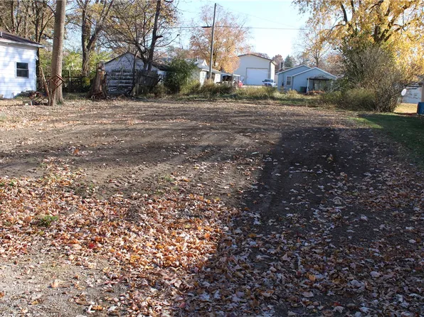 205 N Oak St, Shelbyville, IL 62565