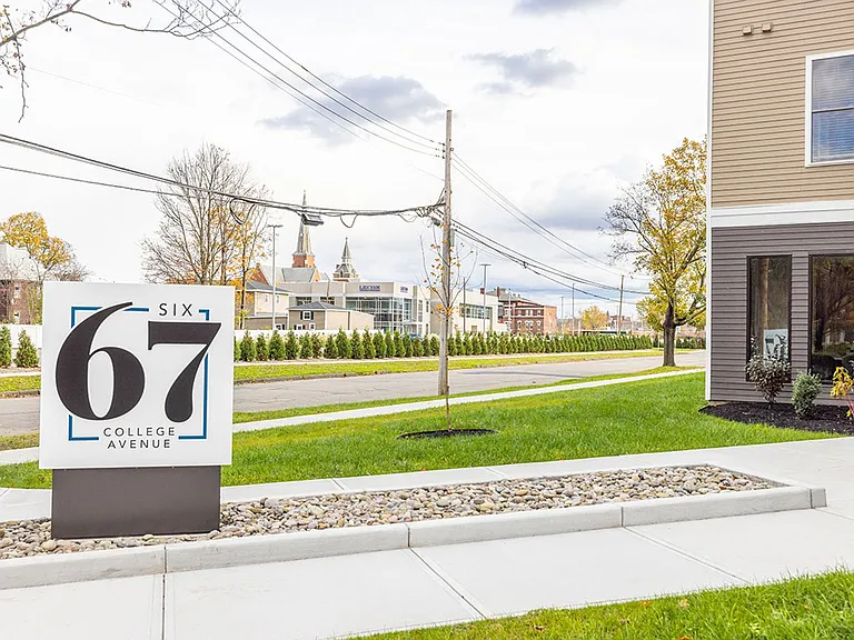 Six67 College Avenue — Photo 6