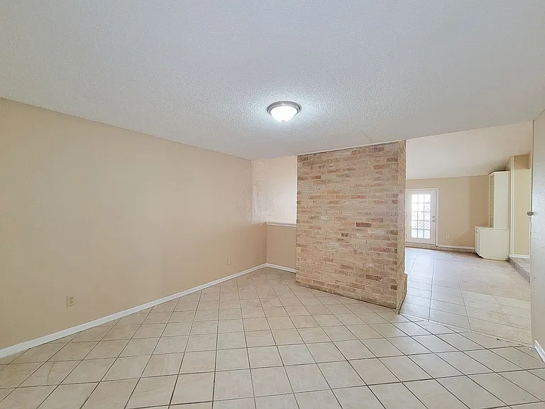 2710 Quail Creek Dr — Photo 27