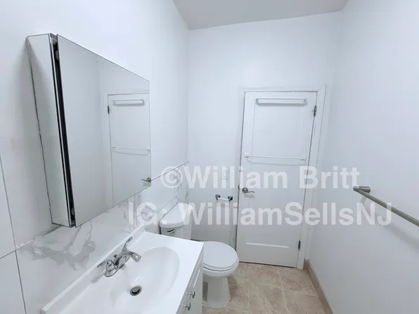 259 Grant Avenue image 11 of 21