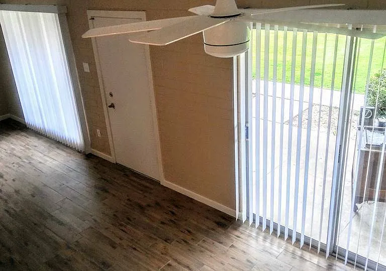 1939 E Missouri Ave #15 — Photo 14