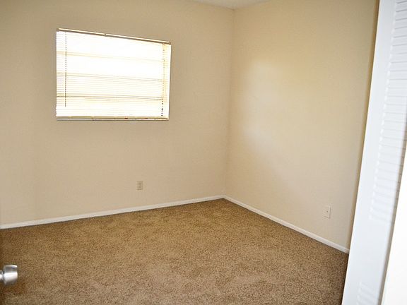 5th image of 7045 30th Ave N APT 17