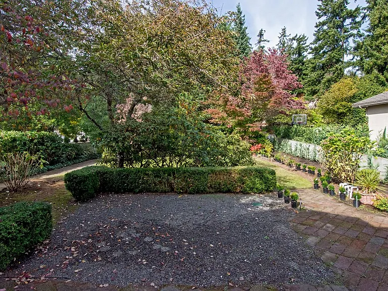 garden outside front door