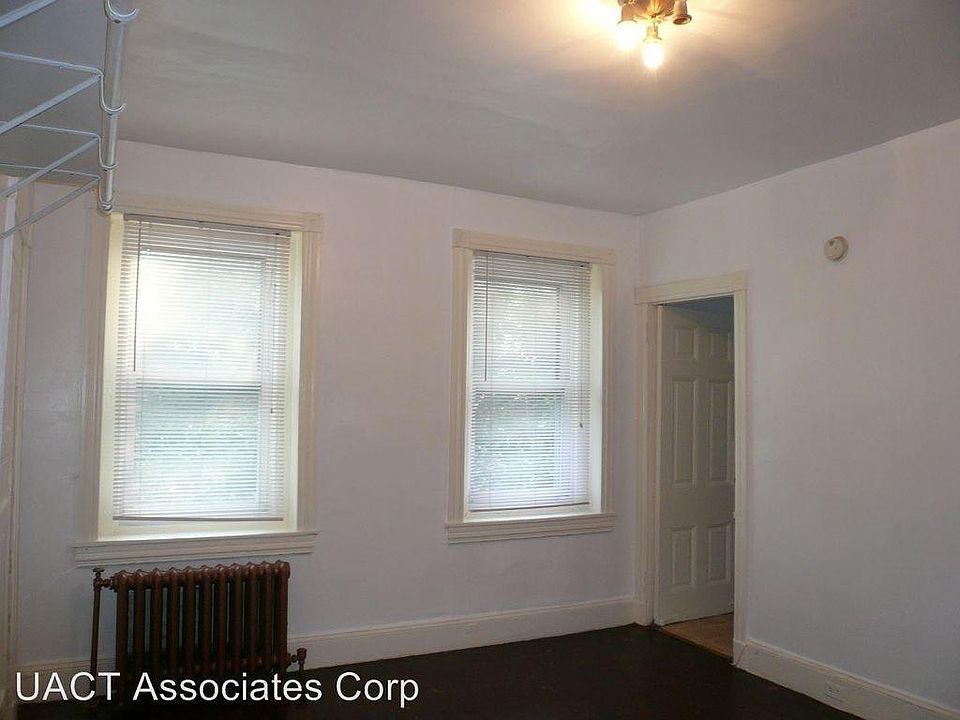 2nd image of 501 N 35th St APT 3D