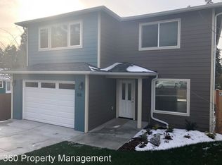681 NE Oleary St, Oak Harbor, WA 98277
