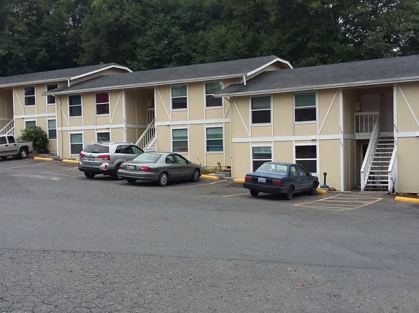 1936 Lincoln Ave SE APT 202, Pt Orchard, WA 98366